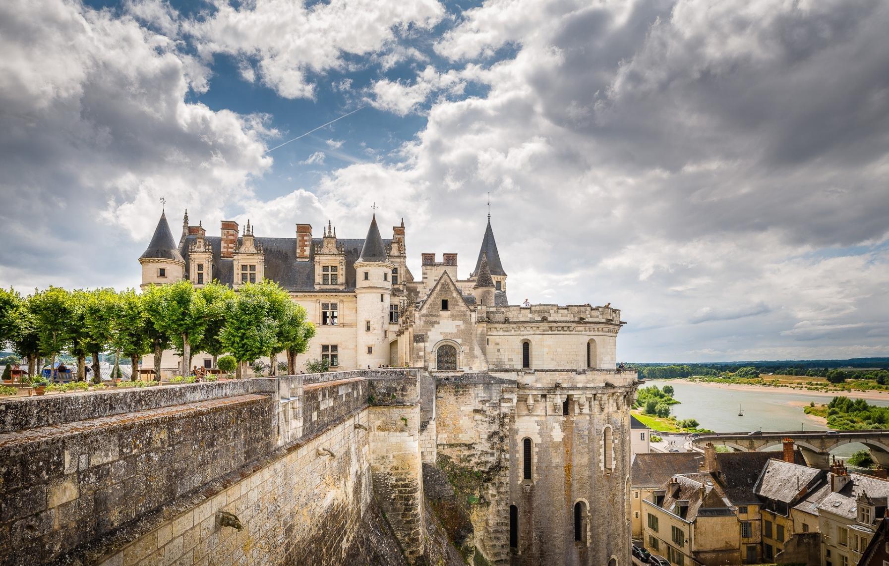 Loire Valley Chateaux: Discover the Majestic Castles of France